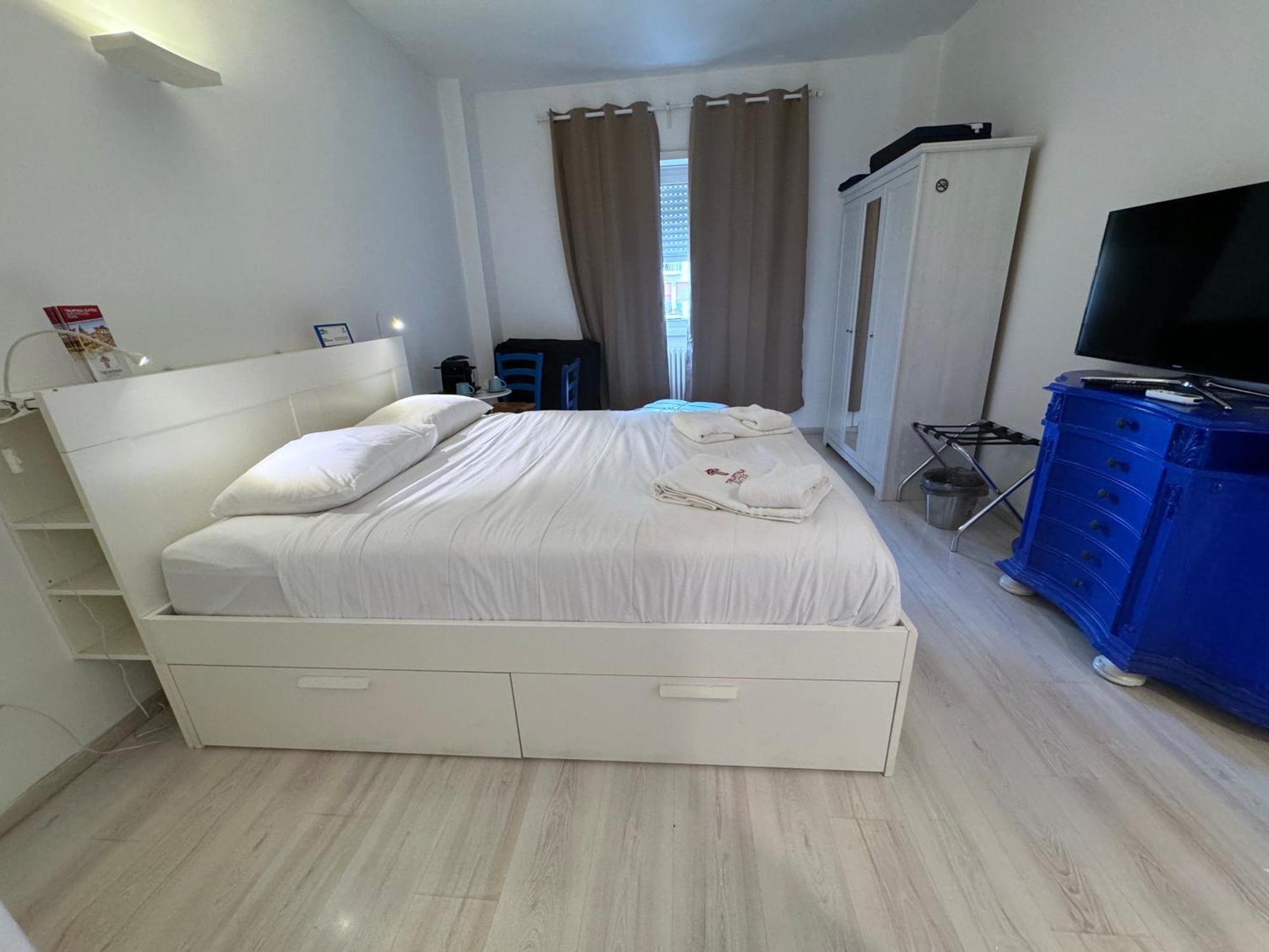 Tiburtina Suites, Pensión