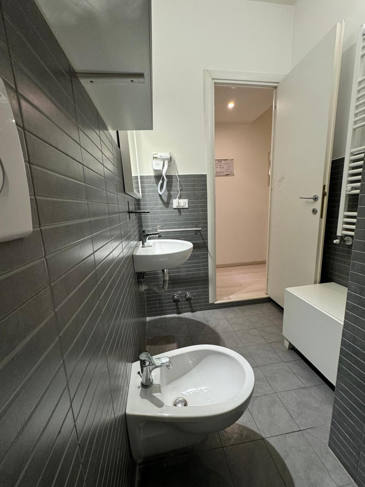 Pensión Tiburtina Suites, 2*
