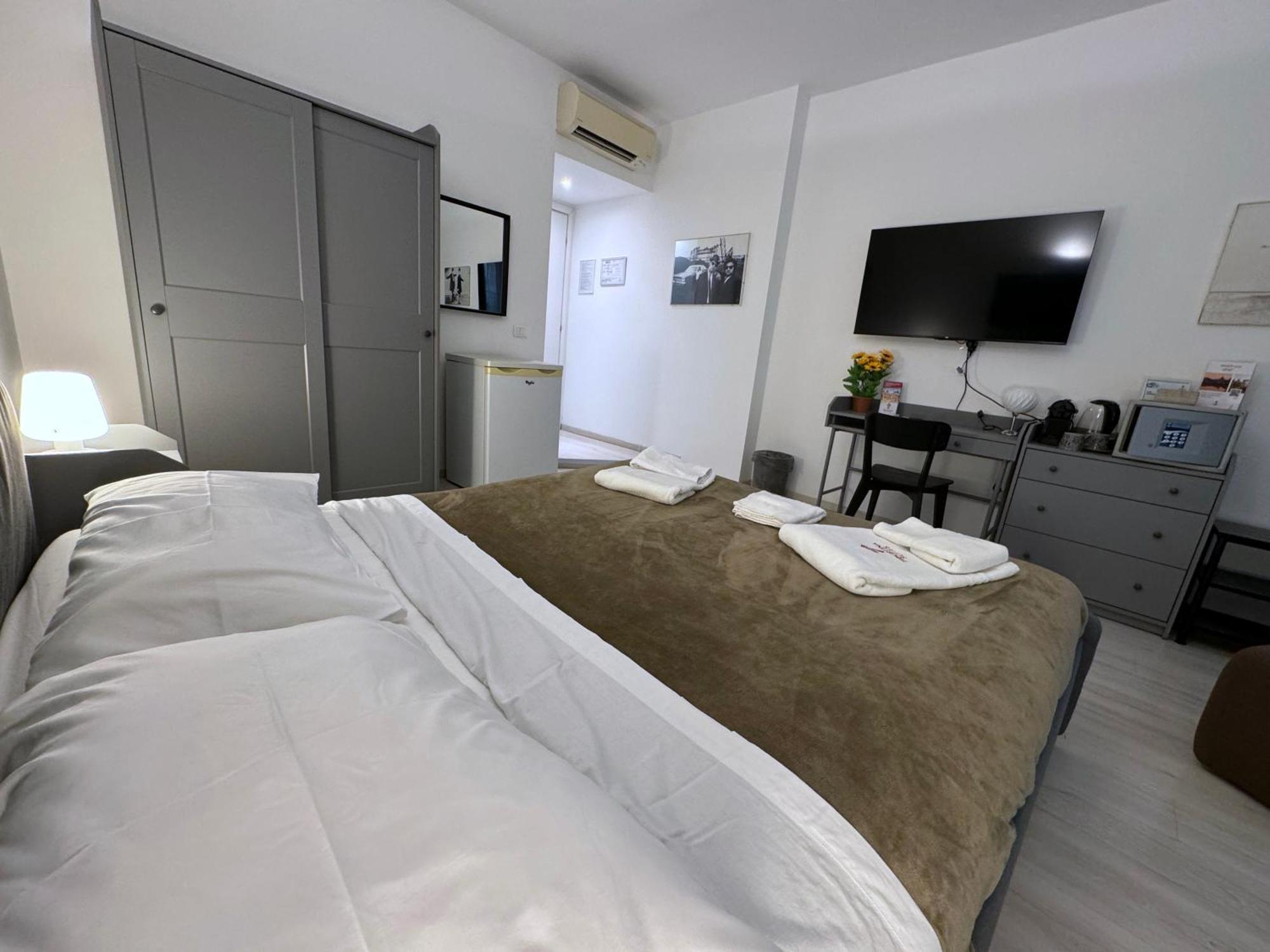 Gasthof Tiburtina Suites, 2*